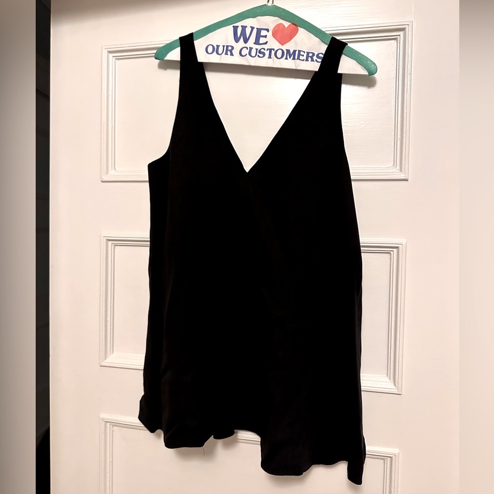 EUC Hatch Double V Tank Blouse